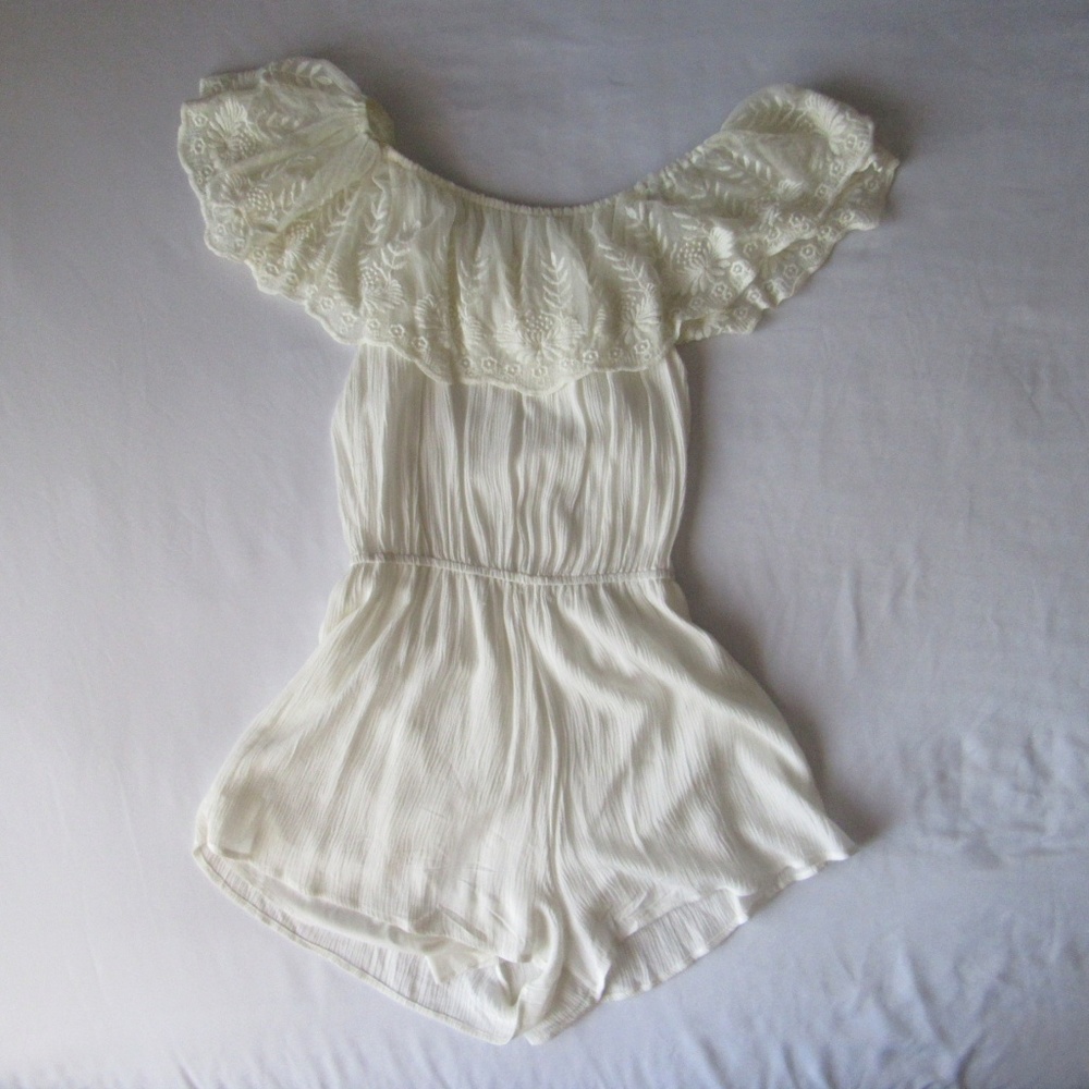 White lace off-shoulder romper